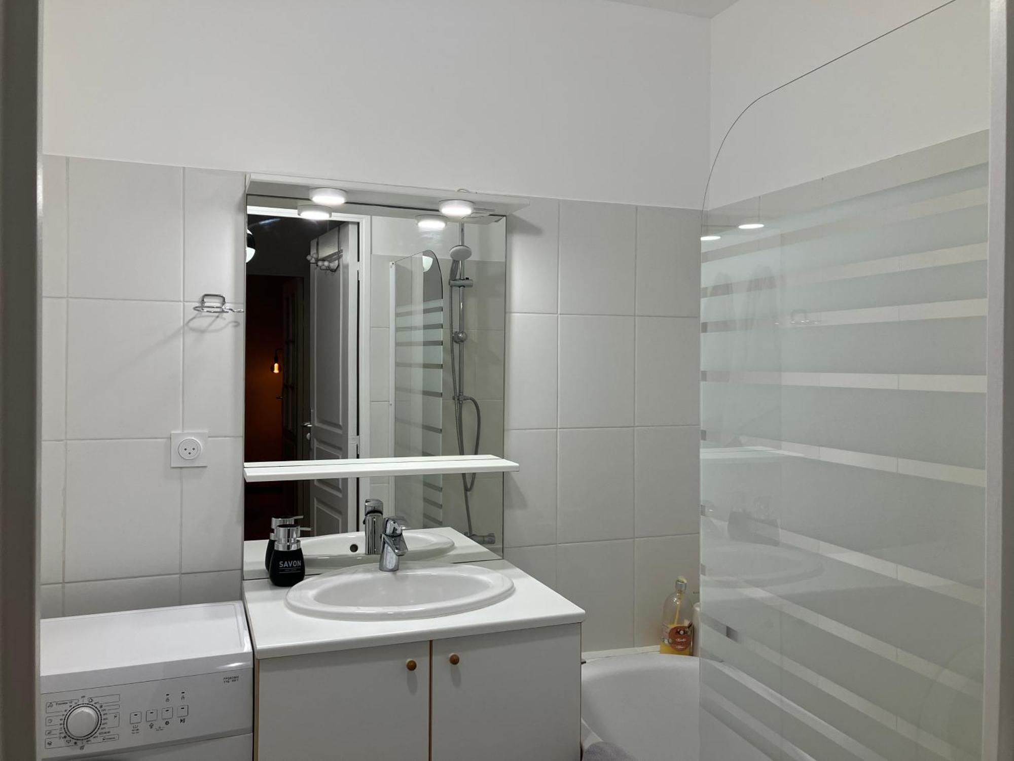 Appartement Avec Parking & Linge Inclus & Local Velos Blois Exterior foto